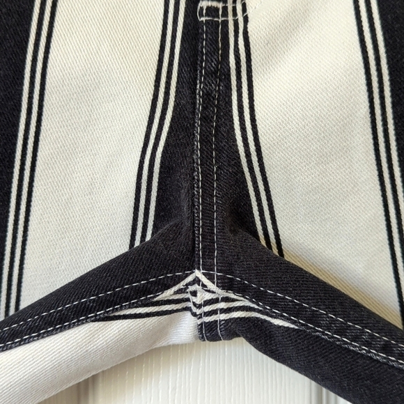 BDG Urban Outfitters Striped High Waisted Tapered Leg Mom Jeans Black White 26 - Picture 12 of 15